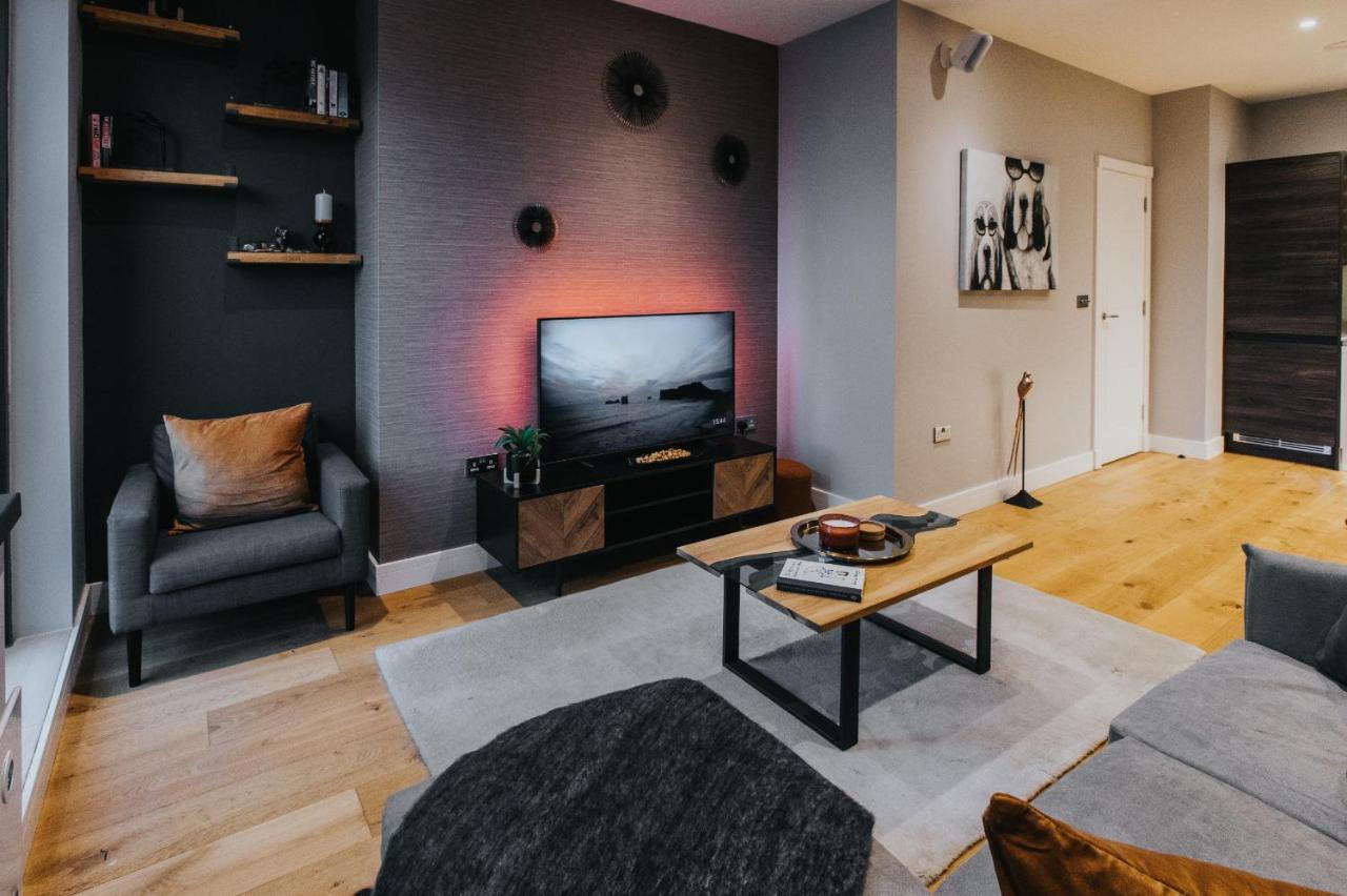 Circa17- Entire Apt, Free Parking, Gym, City Central & Free Netflix Bracknell Buitenkant foto