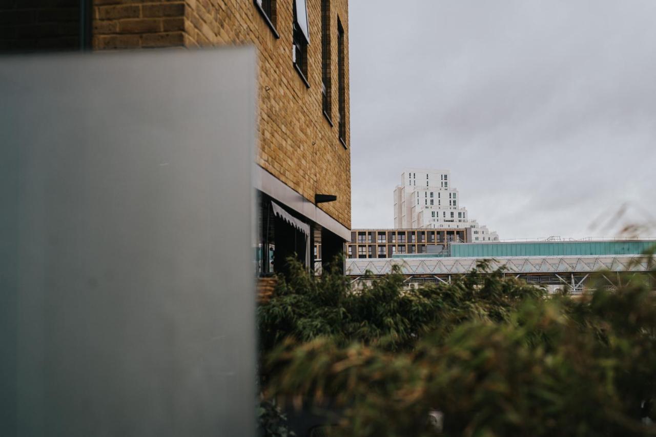 Circa17- Entire Apt, Free Parking, Gym, City Central & Free Netflix Bracknell Buitenkant foto