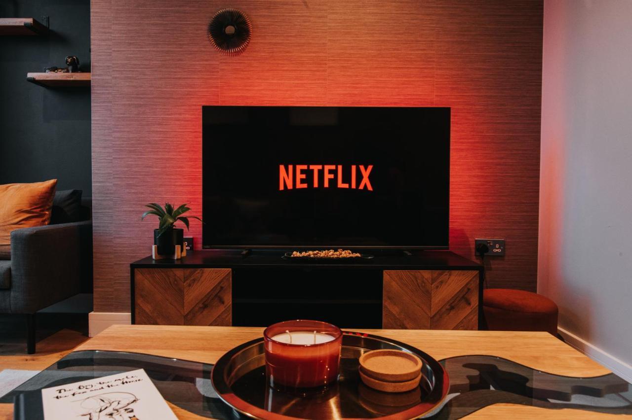 Circa17- Entire Apt, Free Parking, Gym, City Central & Free Netflix Bracknell Buitenkant foto