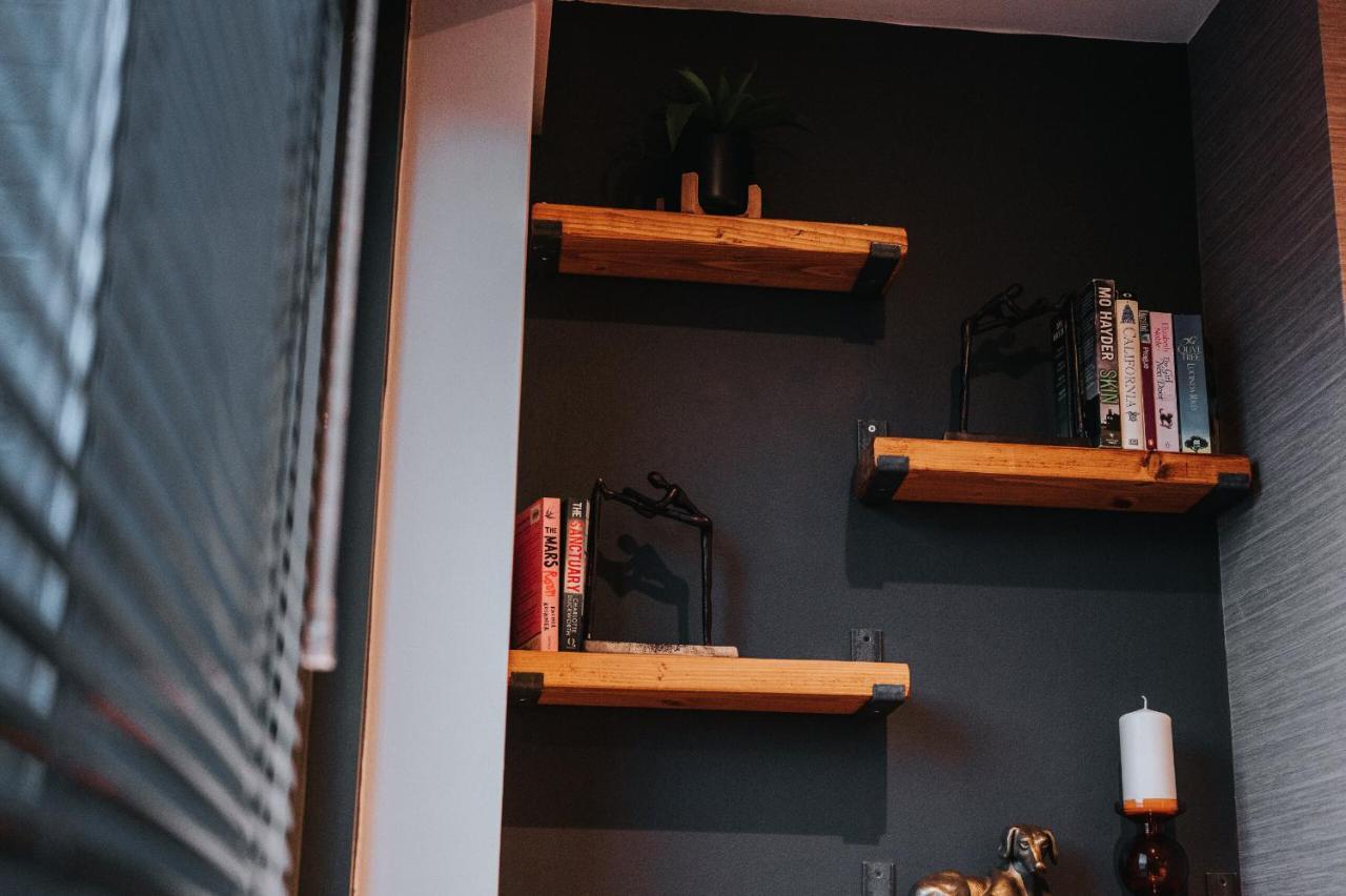 Circa17- Entire Apt, Free Parking, Gym, City Central & Free Netflix Bracknell Buitenkant foto