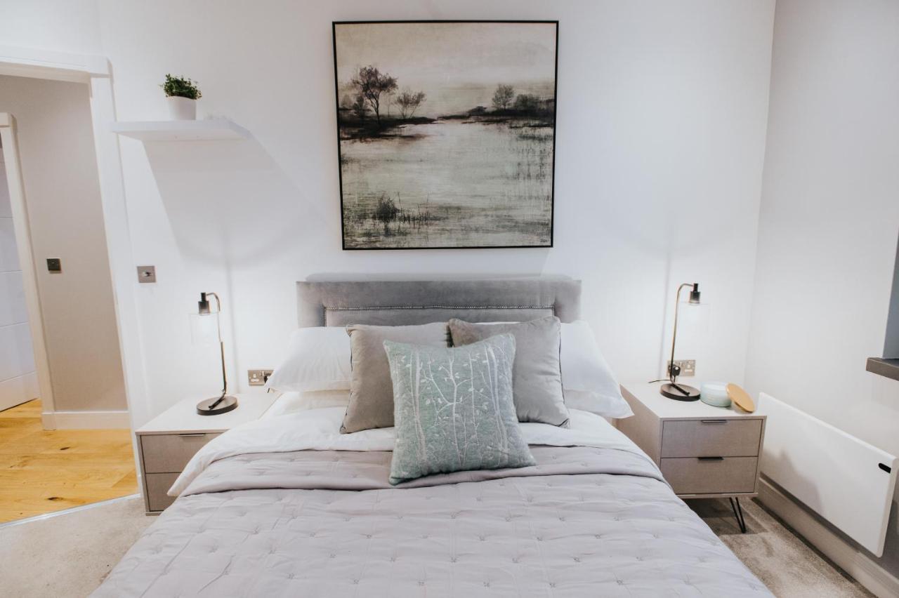 Circa17- Entire Apt, Free Parking, Gym, City Central & Free Netflix Bracknell Buitenkant foto